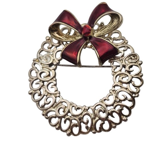 Vtg Wreath Brooch Pin Filigree Red Enamel Bow Pin Christmas Holiday Jewelry - Picture 1 of 11